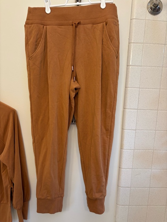 CALIA by Carrie Underwood Brown Sweatshirt & Jogger Set Size Medium Loungewear - Picture 11 of 16